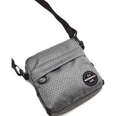 UNDER ARMOUR - Bolso Loudon Ripstop-Gris Claro