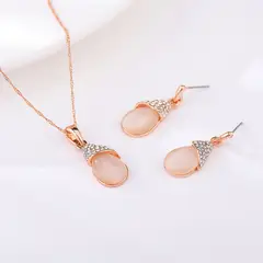 VERAMOREST - Set Aretes y Collar Rose