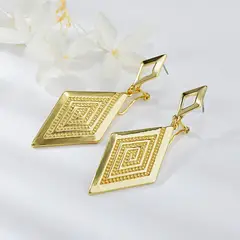 VERAMOREST - Aretes Dorados Luxe Veramorest_.