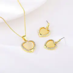 VERAMOREST - Set Aretes y Collar Veramorest- Corazón Dorado