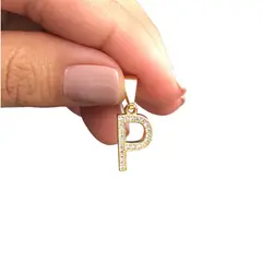ESCARBATO - Dije letra P con circonias_.