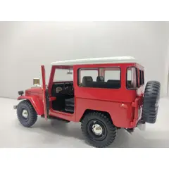MOTORMAX - CARRO TOYOTA FJ40 CLASICO ROJO ESCALA 124 DE COLECCIÓN