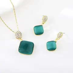 VERAMOREST - Set Aretes y Collar - Verde Gold