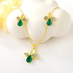 VERAMOREST - Set Aretes y Collar Flor