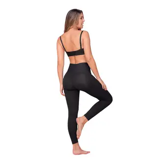 LEONISA - Legging de control con short interno levanta cola
