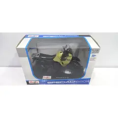 MAISTO - MOTO KAWASAKI KLR 650 A ESCALA 1/18 DE COLECCIÓN