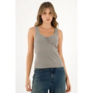 TENNIS - Camiseta gris con recogido en escote para mujer