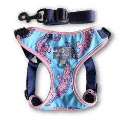 WAWAW - Pechera para perro talla M celeste cocodrilos rosa