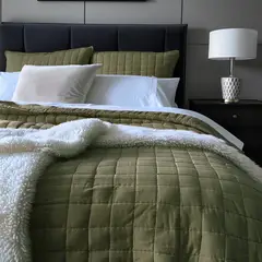 KARYTEX - Edredón Con Ovejero Cama Queen Color Verde Miitar