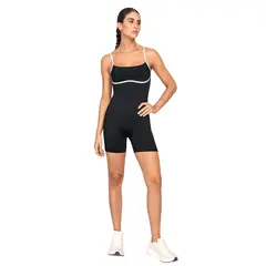 LEONISA - Enterizo deportivo corto con control de abdomen.
