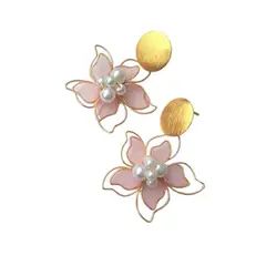 BY CAMI - Aretes en resina referencia Dahlia_.