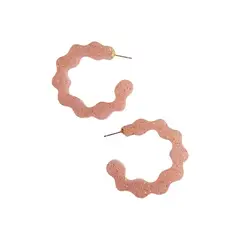 BY CAMI - Candongas Curve en Resina Pigmentada y Baño de Oro Dorado By Cami®