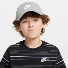 NIKE - GORRA NIÑO CLUB FB5063-073_.