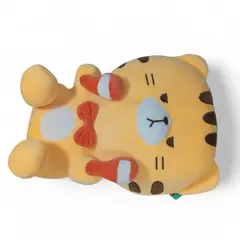 YOYOSO - PELUCHE GATO AMARILLO DE LA SUERTE - 45CM