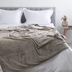 DISTRIHOGAR - Cobija Flannel Fleece 250 gr Piatto Moca 150 x 200 cm