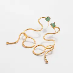 ENIGMA - Aretes Topo Serpiente Amorrallada