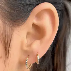 AGHA JEWELRY - Titanio Candonga Platizado Dorado con cristales de lado Para Lóbulo