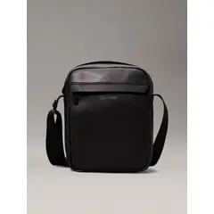 CALVIN KLEIN - Bolso negro essential reporter
