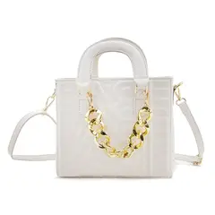 FACE2FACE - Bandolera con Repujado y Cadena Frontal Decorativa_.