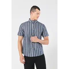 KOAJ - Camisa con cuello button down a rayas en slim fit Hombre