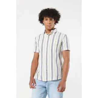 KOAJ - Camisa a rayas con cuello sport en fit slim. HOMBRE