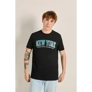 KOAJ - Camiseta unicolor con arte college New York y cuello re HOMBRE