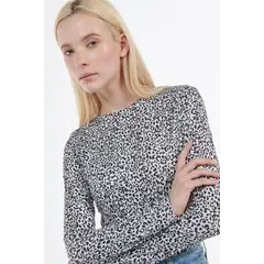 KOAJ - Camiseta manga larga unicolor con diseños estampados y cu MUJER