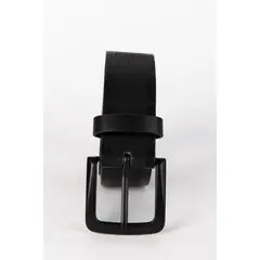 KOAJ - Cinturón negro con texturas y hebilla cuadrada mate