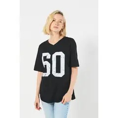 KOAJ - Camiseta oversize negra con cuello V y diseño college Mujer