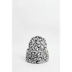 KOAJ - Gorro beanie, en colores surtidos con tejido animal print MUJER
