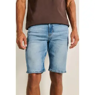KOAJ - Bermuda en jean slim para hombre en tono azul clara cue Hombre