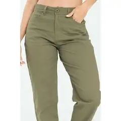 RAGGED - Pantalon mom cinco bolsillos Verde militar