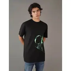 CALVIN KLEIN - Camiseta negra con logo asimétrico