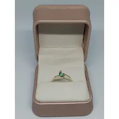 BELLEZA EXPRESS - Anillo en Oro de 18 Kilates con esmeralda natural