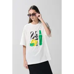 KOAJ - Camiseta oversize crema manga corta con arte de Sprite Mujer