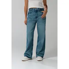 KOAJ - Jean azul claro baggy con tiro medio y bota ancha MUJER