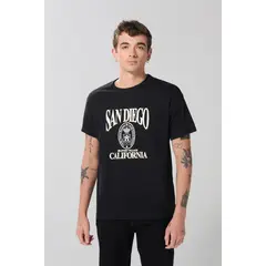 KOAJ - Camiseta manga corta negra con arte college en frente Hombre