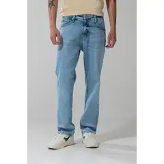 KOAJ - Jean straight leg azul claro con tiro bajo y bota recta HOMBRE