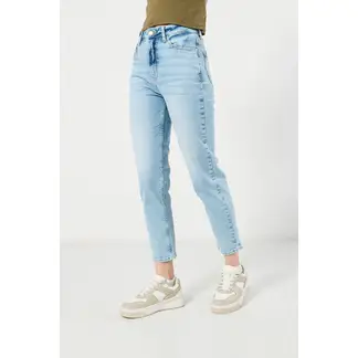KOAJ - Jean mom súper tiro alto azul con bota recta y bolsill Mujer