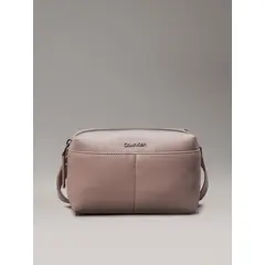 CALVIN KLEIN - Bolso gris cruzado clean essential