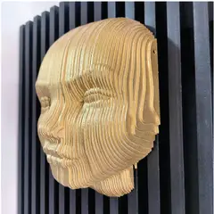 GENERICO - Escultura de Rostro Dorado en Plano Seriado para Colgar