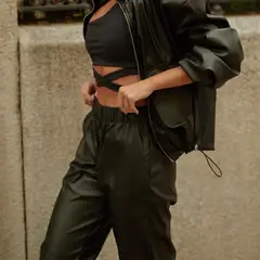 MOVU - Chaqueta bomber tipo cuero negra