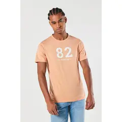 KOAJ - Camiseta cuello redondo salmón con arte college numéri Hombre