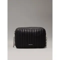 CALVIN KLEIN - Bolso negro cruzado acolchado con solapa