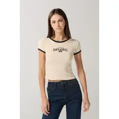 KOAJ - Camiseta manga corta kaki clara college con contrastes Mujer