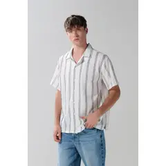 KOAJ - Camisa crema clara con cuello sport y manga corta HOMBRE