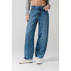 KOAJ - Jean barrel azul claro con tiro medio y bota amplia MUJER
