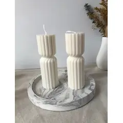 DECORACIONES ALE Y GABI - Juego de 2 Velas Aromaticas Y Base Decorativa en concreto19cms