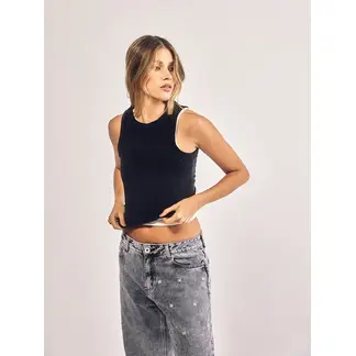 CELEIT - CELĒIT TANK TOP REPUJADO NEGRO