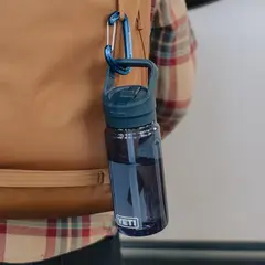 YETI - Botella de Agua Yonder con tapa de popote Yonder